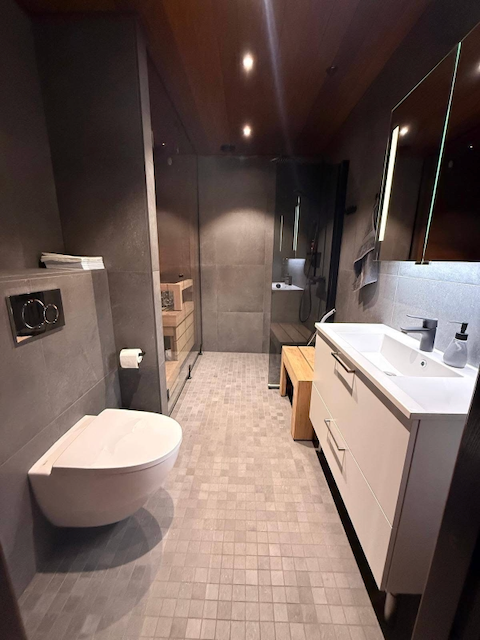 ICY HOTEL LINGOBERRY D3213 huittistenharakka